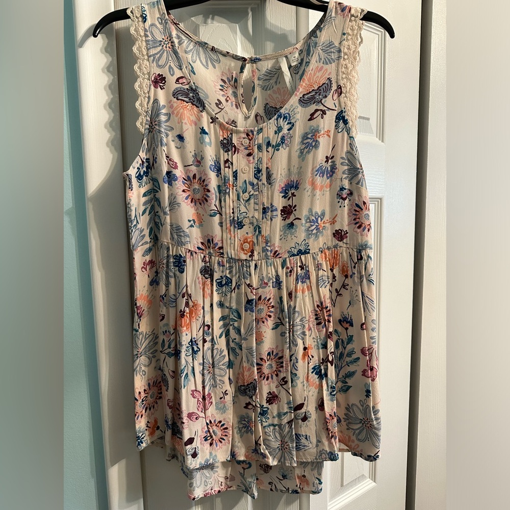 LC Lauren Conrad Women’s Sleeveless Top - Size Medium